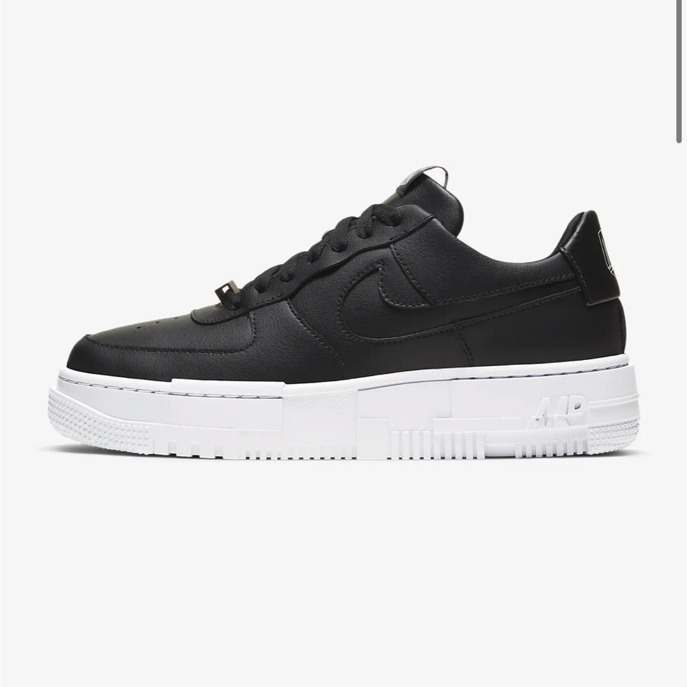 Black Nike AF 1